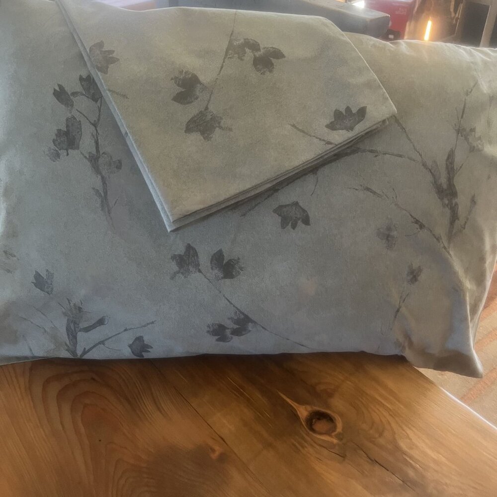 2 Calvin Klein Standard Wildflower Dusk Pillowcases Cotton Wildflower France
